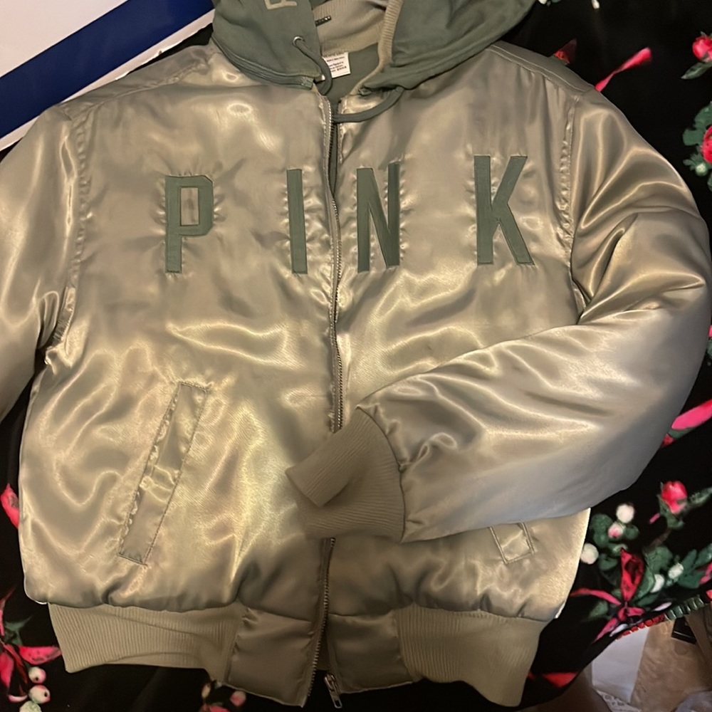 😍limited edition VS pink bomber jacket😍
